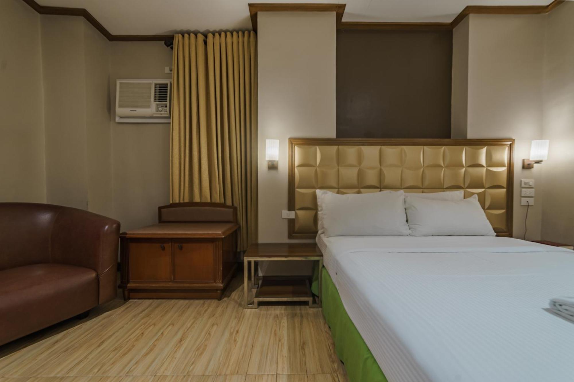 Robertson Hotel Naga  Exteriér fotografie