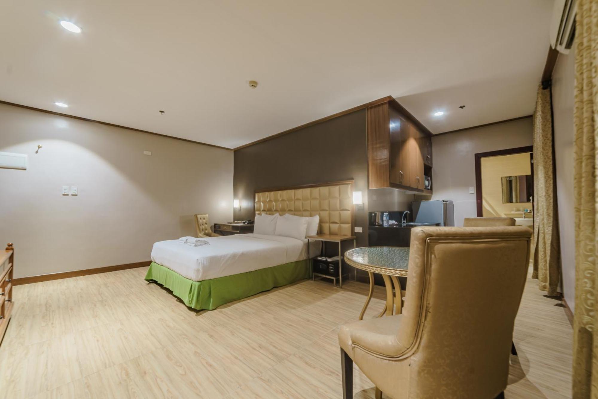 Robertson Hotel Naga  Exteriér fotografie