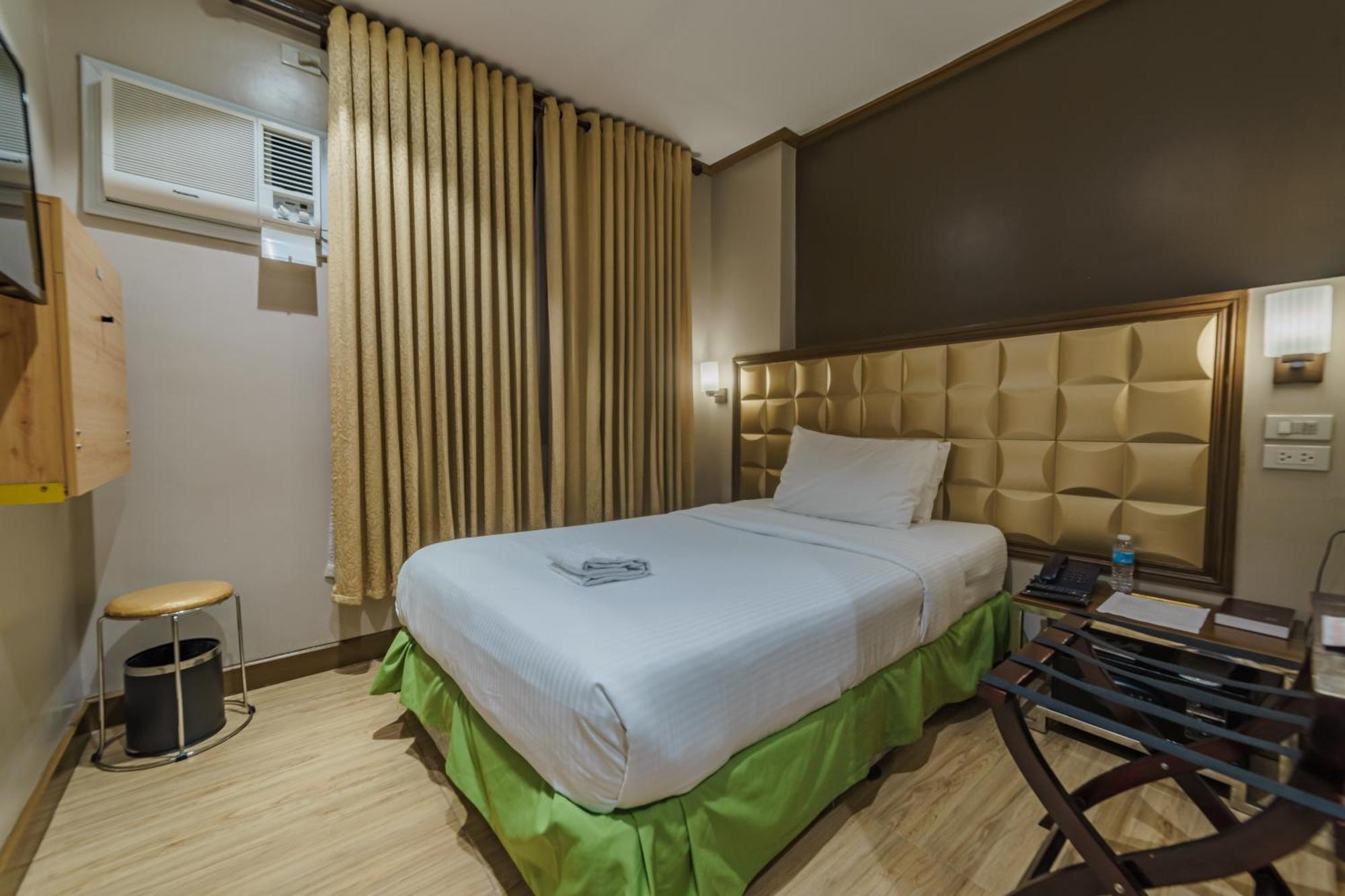 Robertson Hotel Naga  Exteriér fotografie