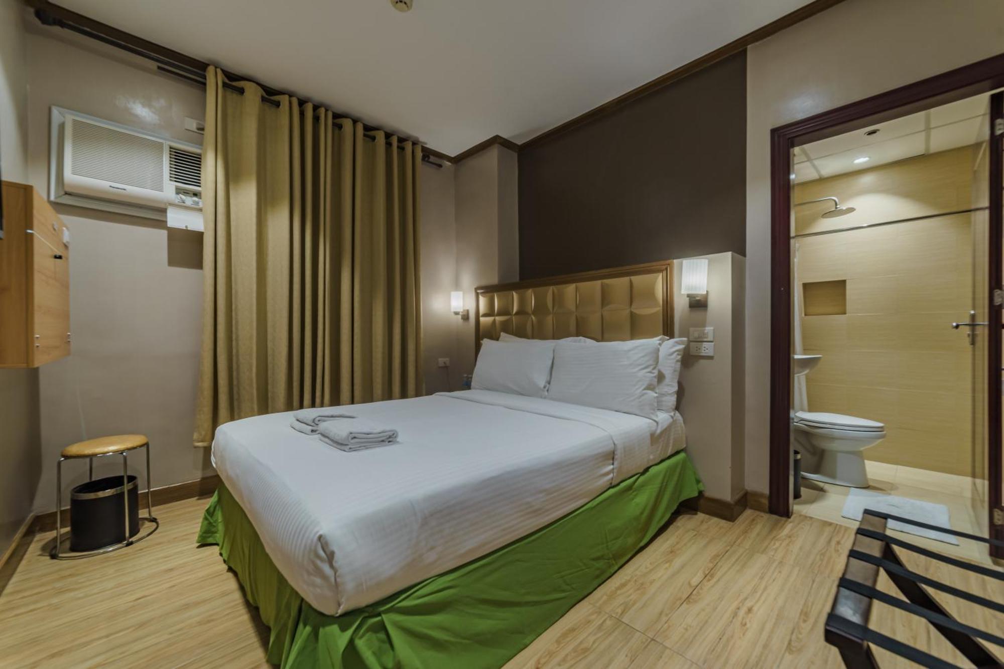 Robertson Hotel Naga  Exteriér fotografie