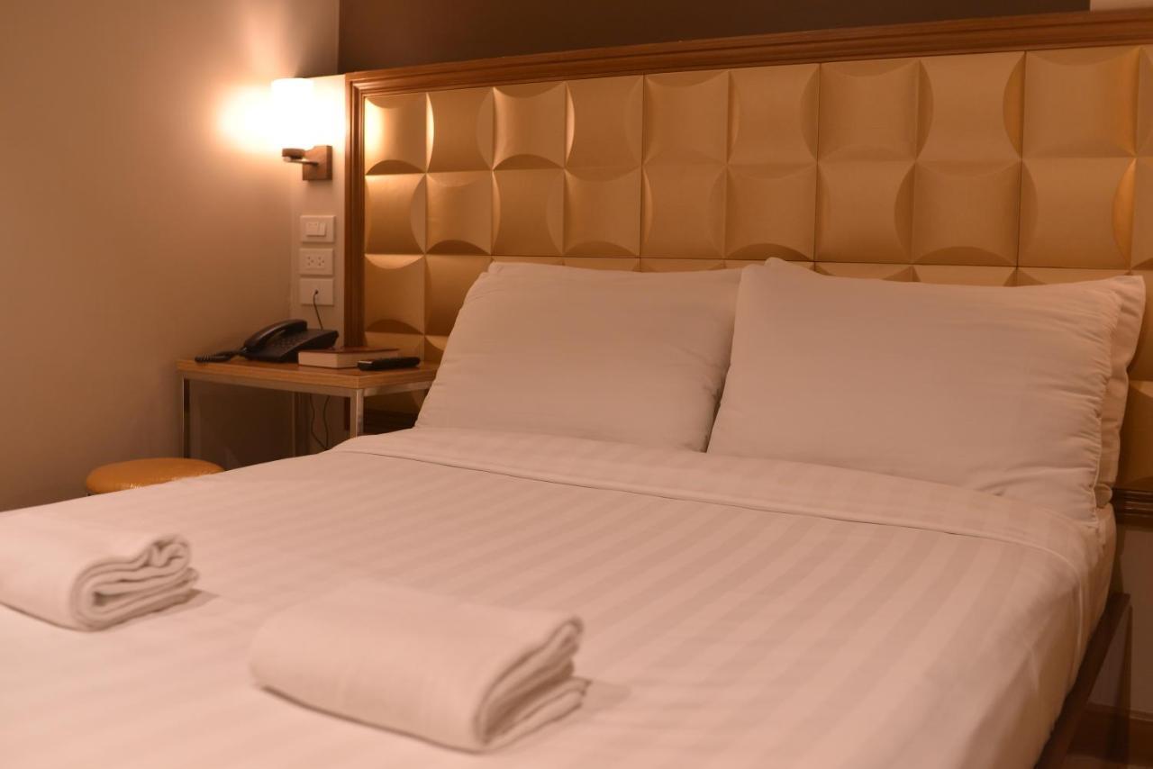 Robertson Hotel Naga  Pokoj fotografie